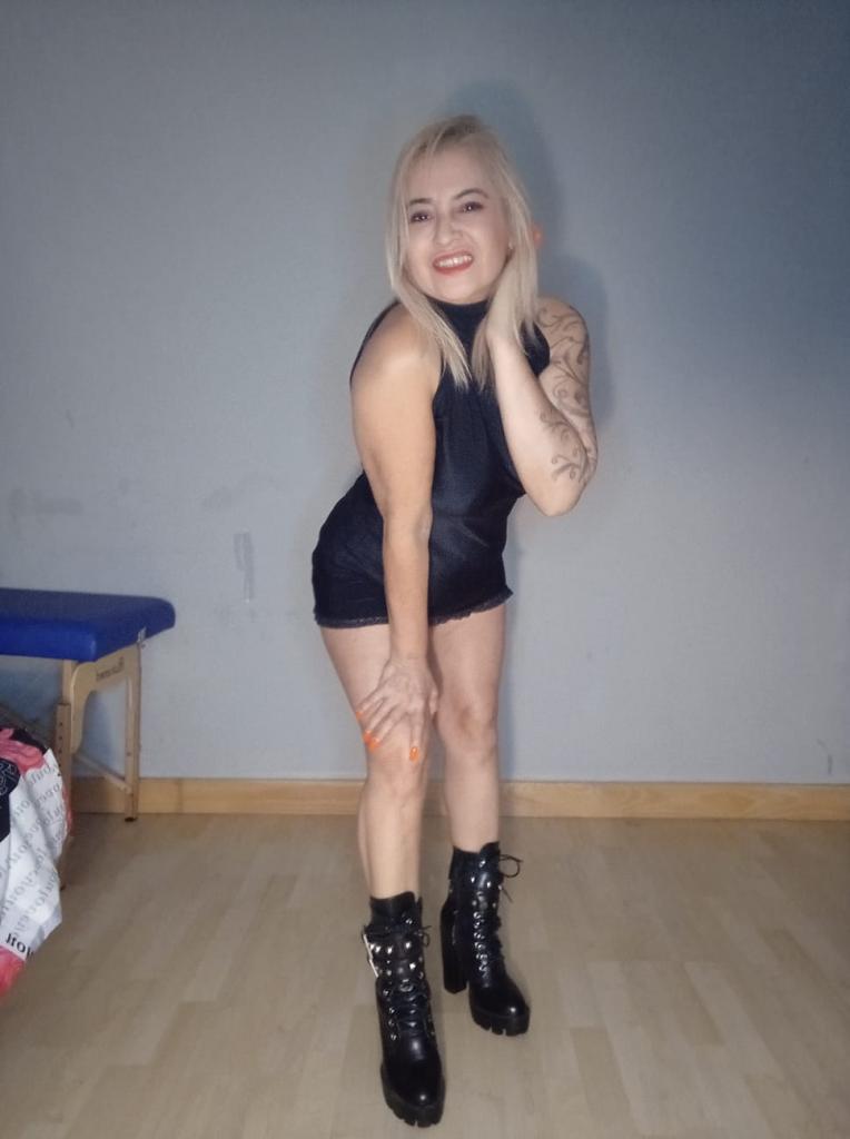 603994289: Chica busca chico en Lugo