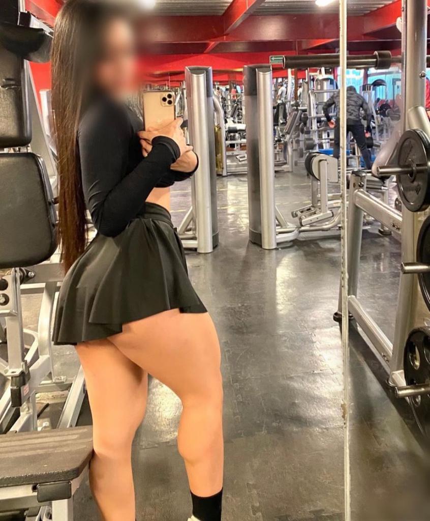 631917875: Chica busca chico en Madrid