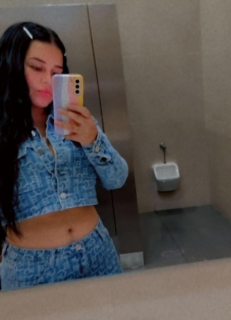 631086796: Chica busca chico en Barcelona