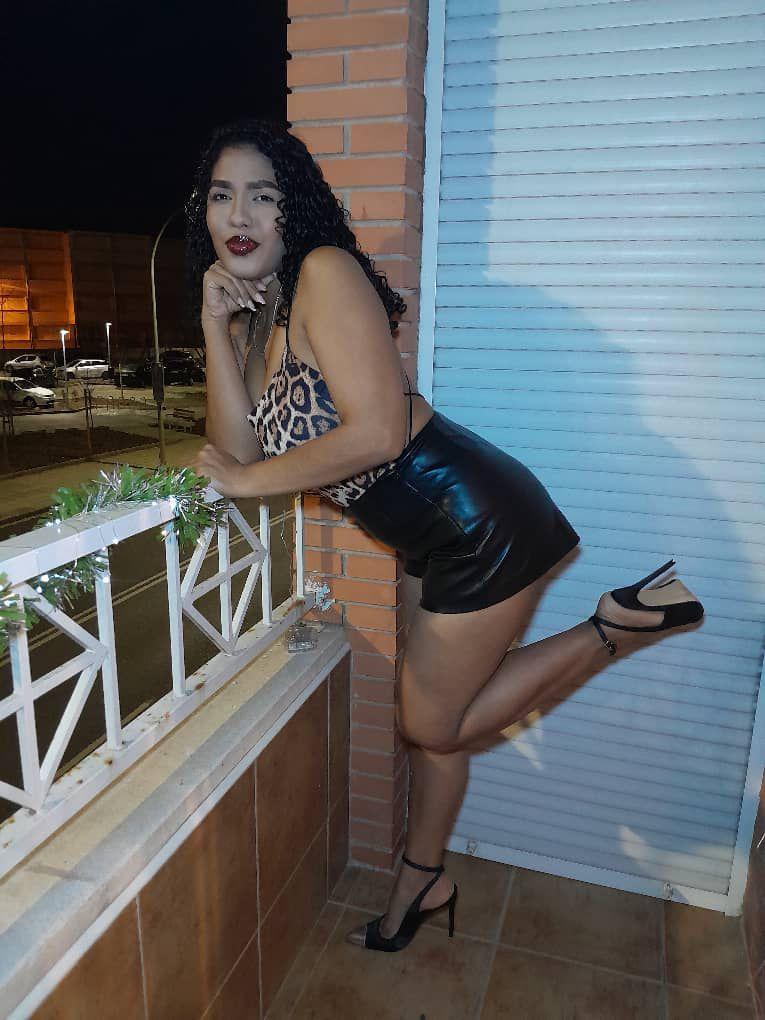 643740154: Chica busca chico en La Rioja
