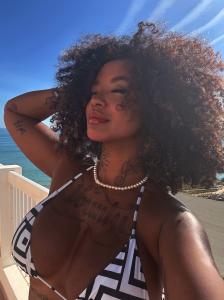 Chica busca chico en Ibiza: 