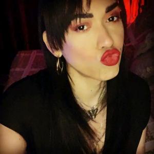 674987090: Transexual en León