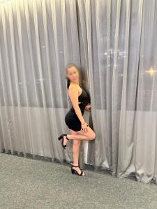 642700615: Chica busca chico en Sevilla