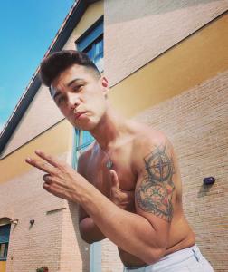 632483853: Chico busca chica en Madrid