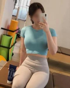 688166318: Chica busca chico en Barcelona