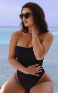 672111595: Chica busca chico en Ibiza