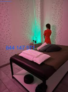 644147571: Chica busca chico en Málaga