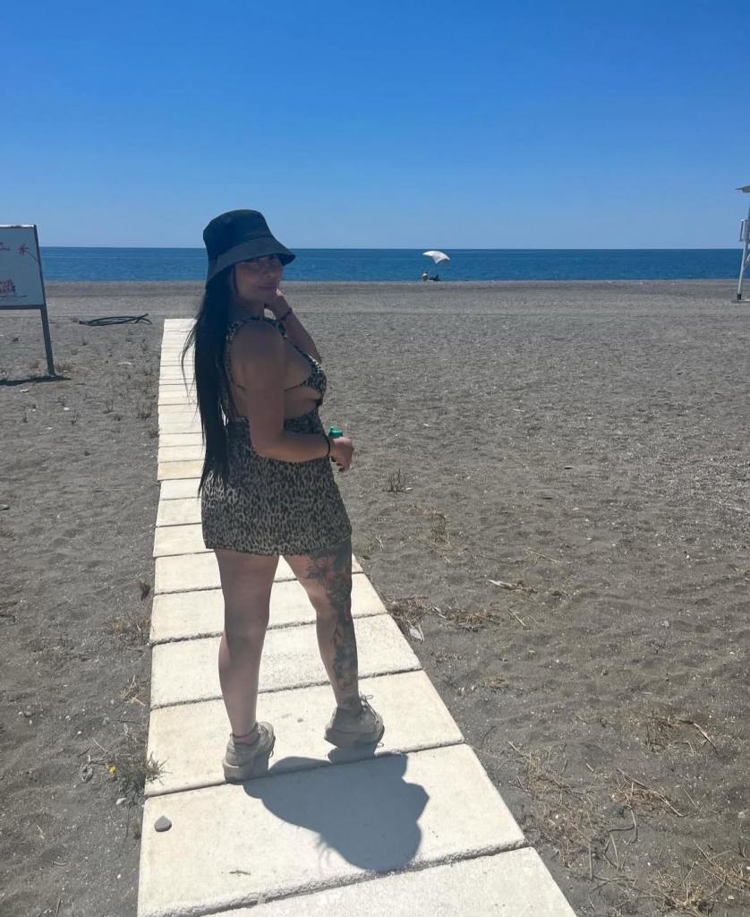 614213988: Chica busca chico en Granada