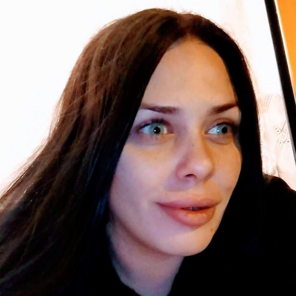 613952439: Chica busca chico en Granada