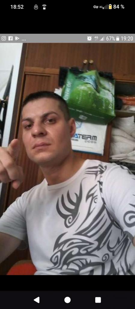 647275930: Chico busca chica en Madrid