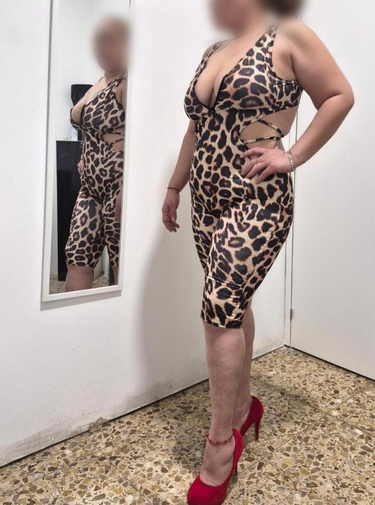 654790894: Chica busca chico en Madrid