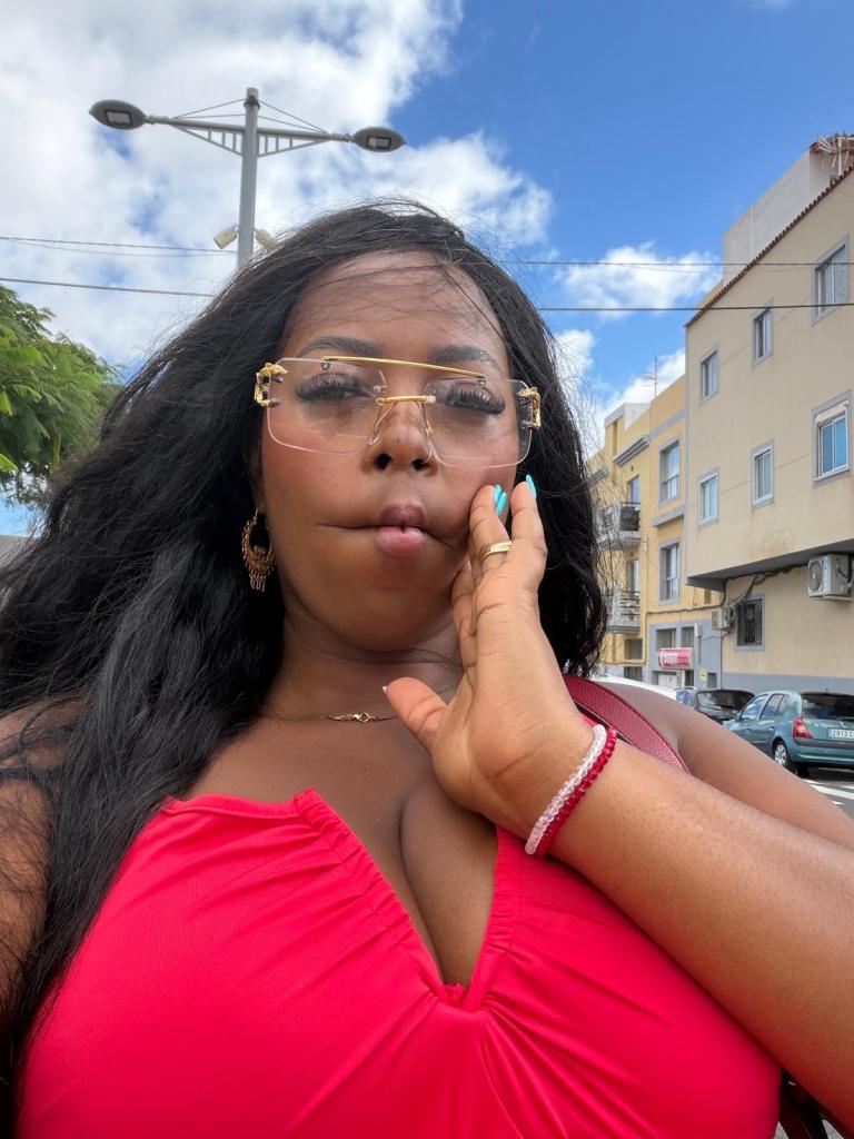 Chica busca chico en Tenerife: Chica busca chico