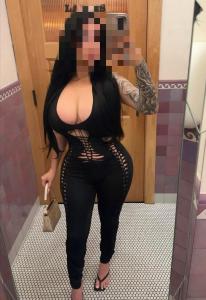 677240475: Chica busca chico en Orense