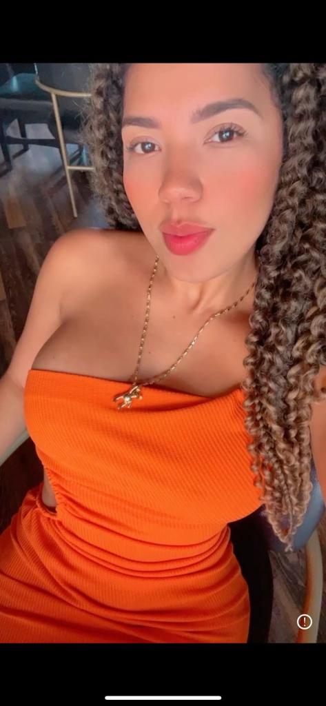 695601421: Chica busca chico en Barcelona