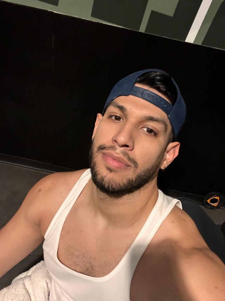 643852366: Chico busca chica en Granada