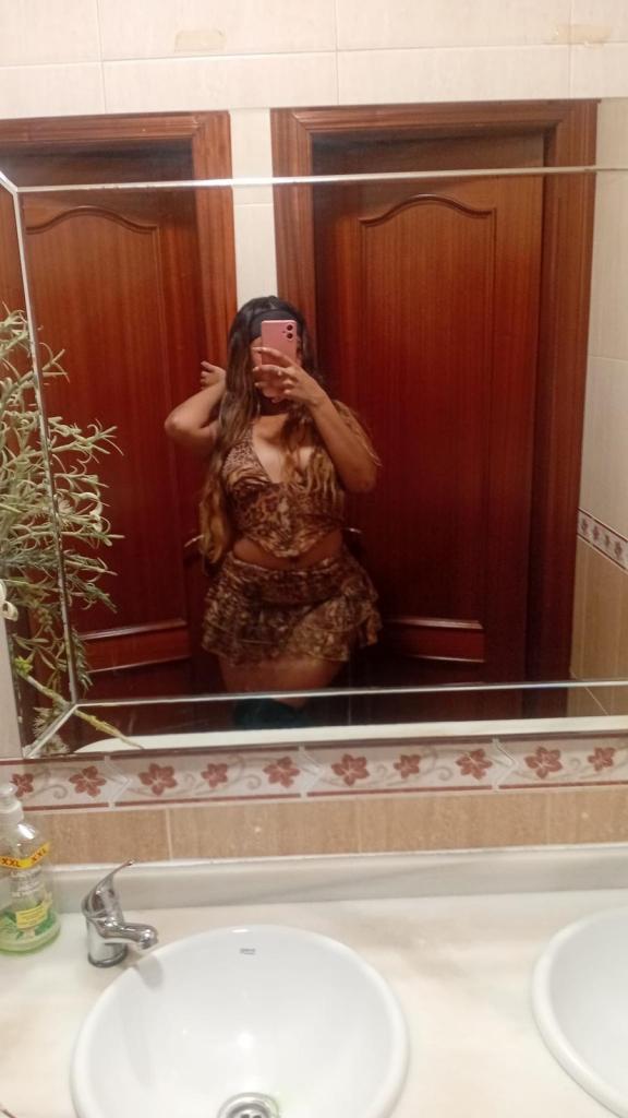 Chica busca chico en Almería: Chica busca chico