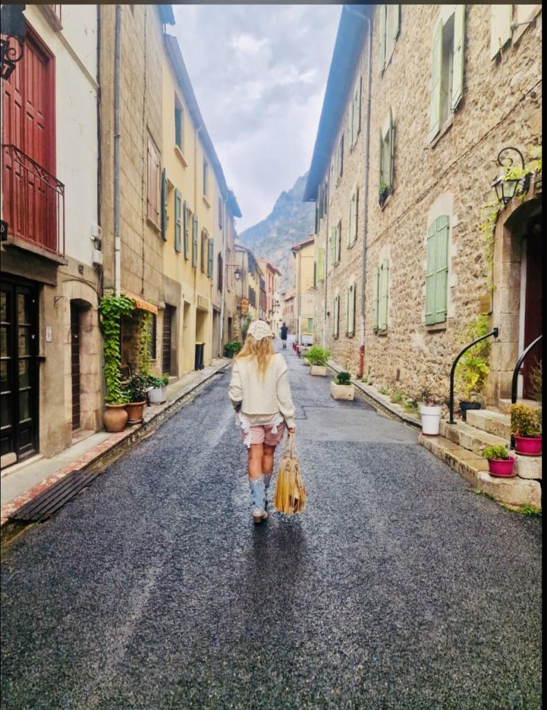 643495525: Chica busca chico en Lérida