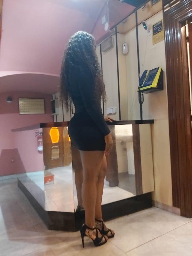 613252765: Chica busca chico en Madrid