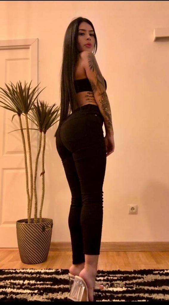 Chica busca chico en Ibiza: Chica busca chico