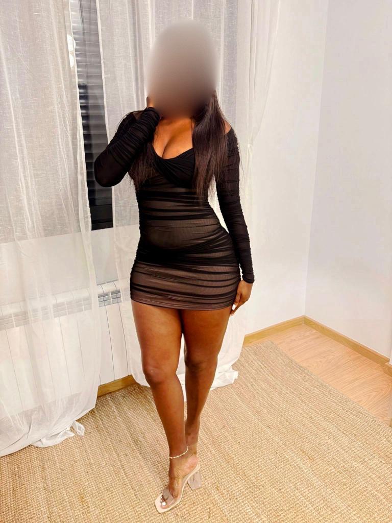 742088297: Chica busca chico en Valencia