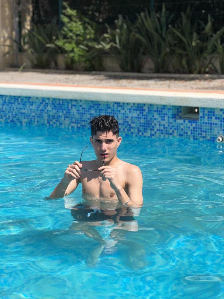 600310718: Chico busca chica en Madrid