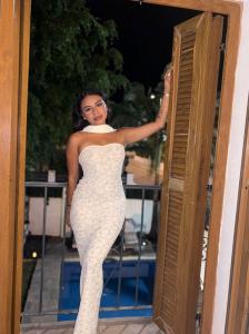 672539377: Chica busca chico en Ibiza