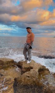 641873298: Chico busca chica en Granada