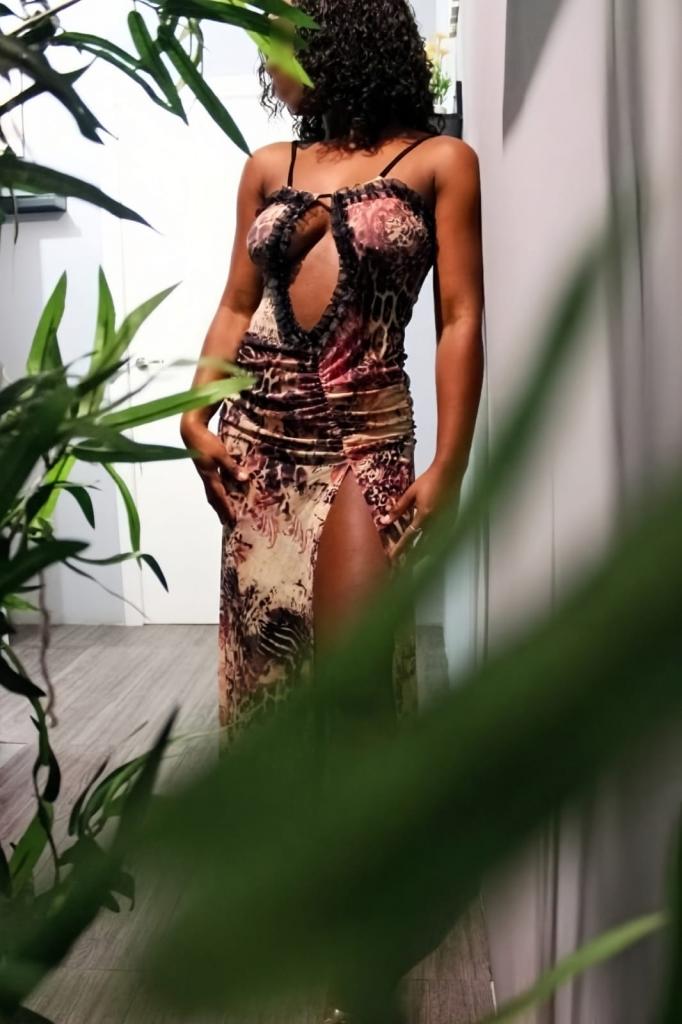 617156464: Chica busca chico en Sevilla