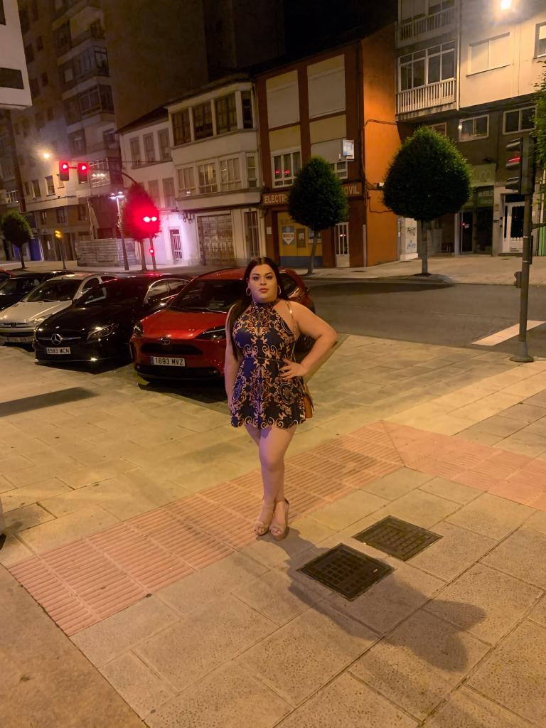 645481763: Travesti en León