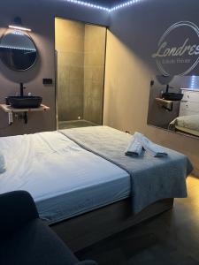 666954109:  en Barcelona