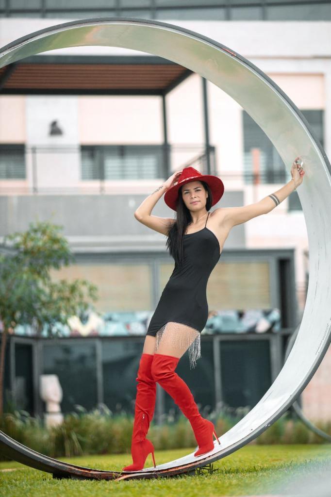 656999160: Chica busca chico en Murcia