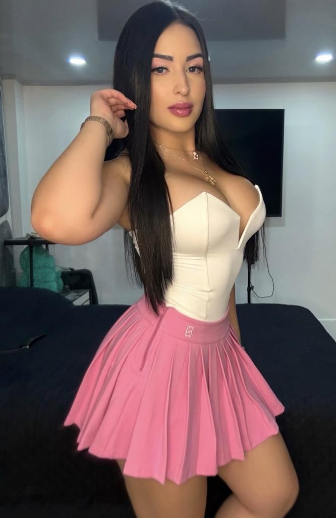 670064584: Chica busca chico en Barcelona