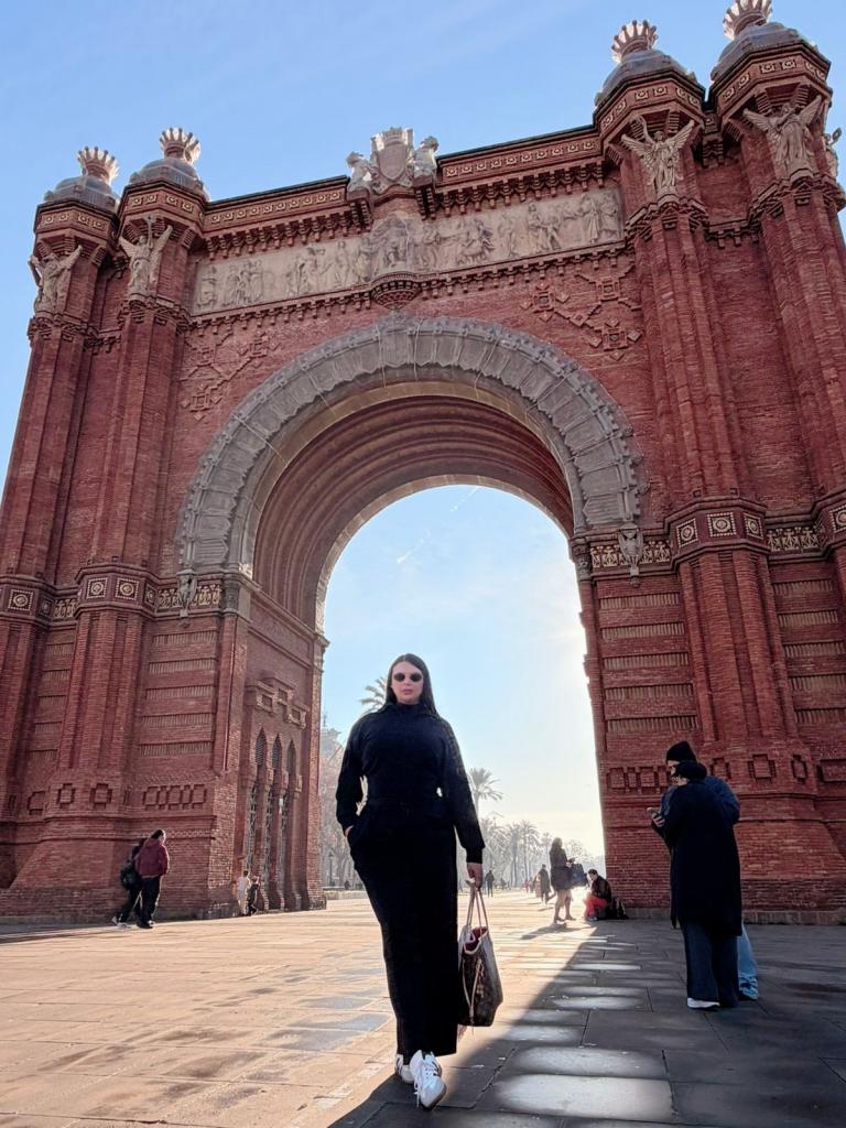 623548997: Travesti en Barcelona