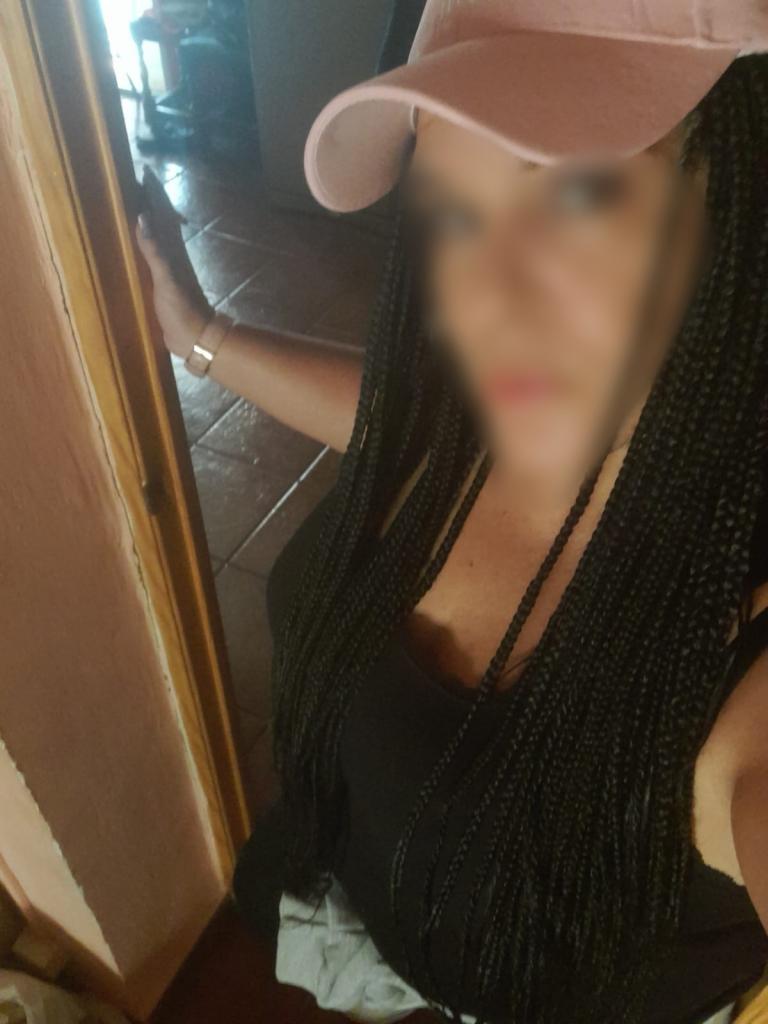 613950980: Chica busca chico en La Coruña