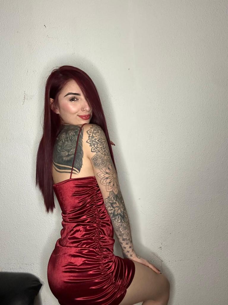 667593579: Chica busca chico en Almería