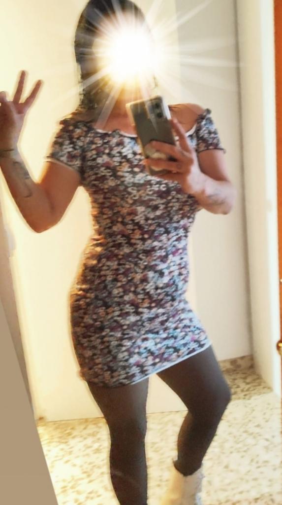 662437592: Chica busca chico en Sevilla