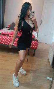 663858116: Chica busca chico en Barcelona