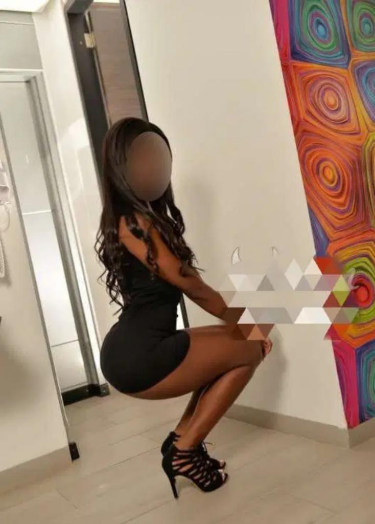 614712404: Chica busca chico en Tarragona