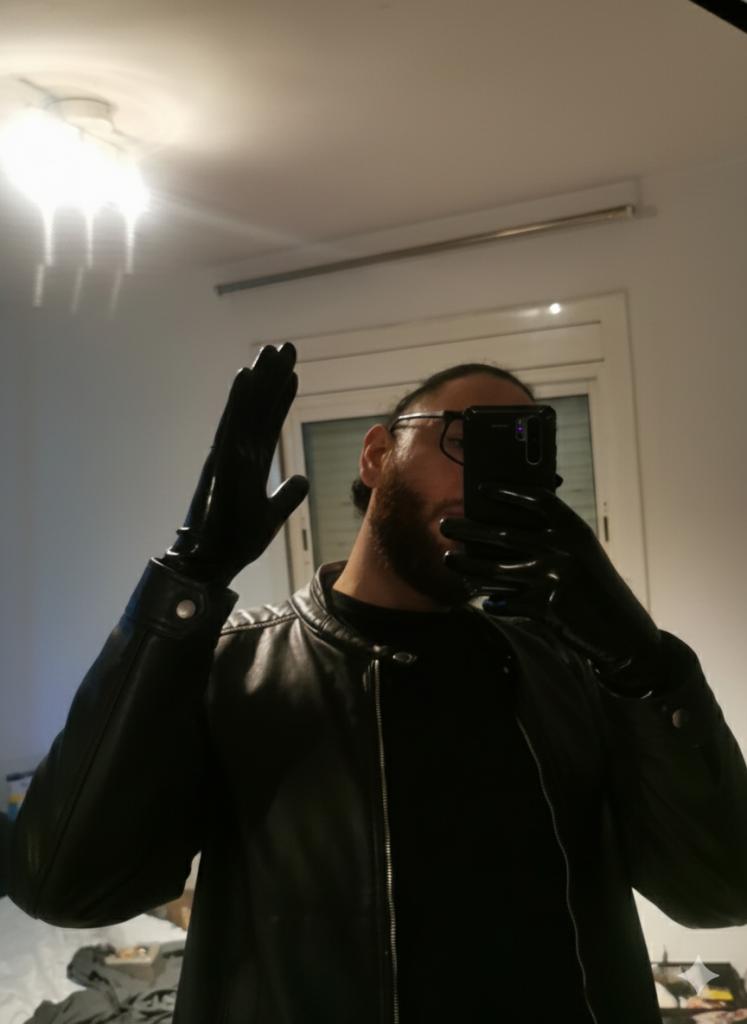 631816810: Chico busca chica en Barcelona