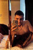 614667595: Chico busca chica en Cádiz