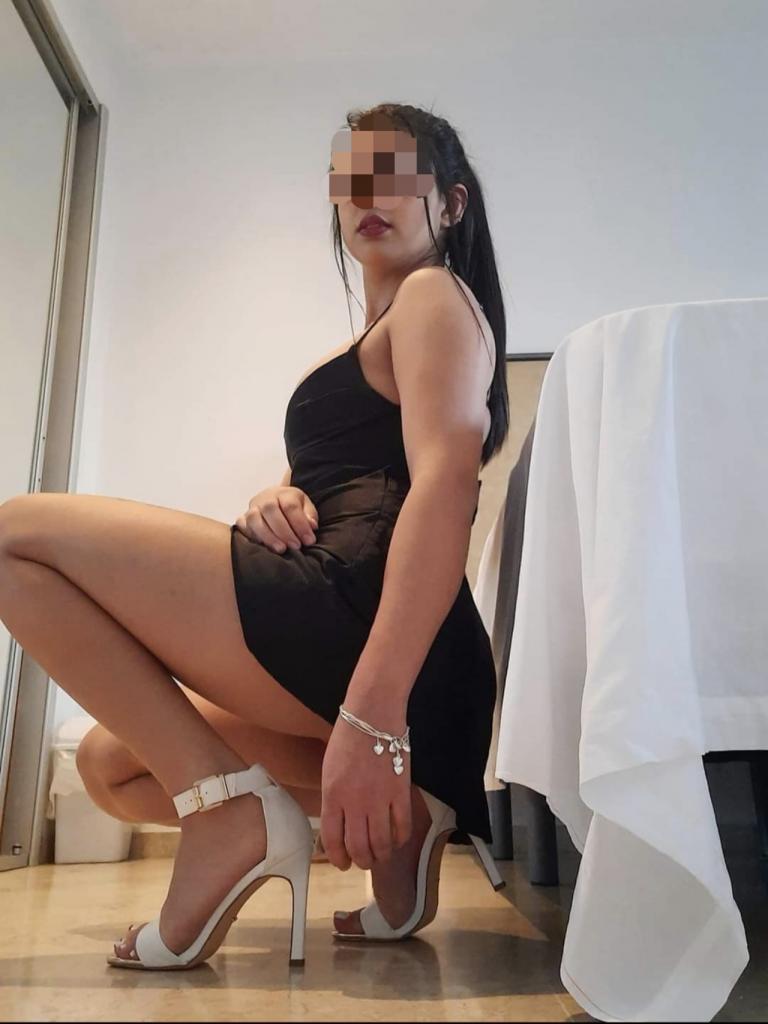 617236177: Chica busca chico en Barcelona