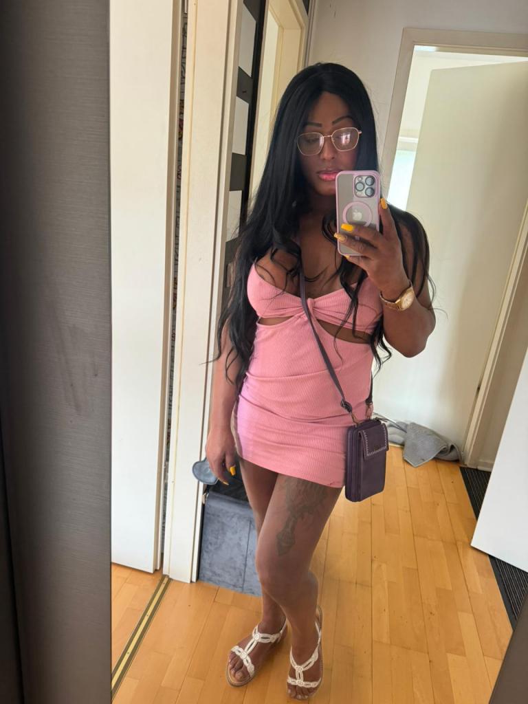 672682566: Chica busca chico en Almería