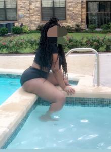 614631923: Chica busca chico en Sevilla