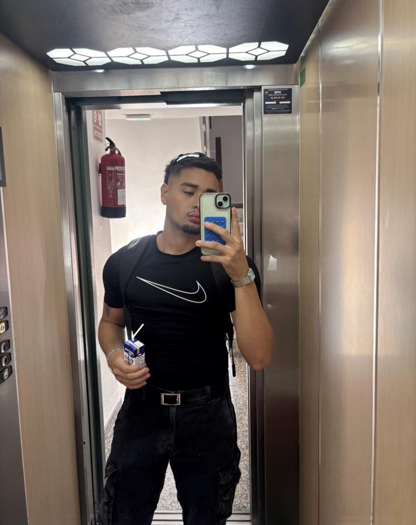 Chico busca chica en Cádiz: 