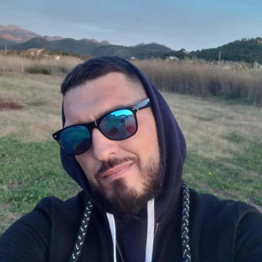 Chico busca chica en Mallorca: 