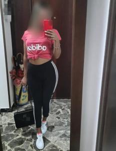 643272294: Chica busca chico en Sevilla