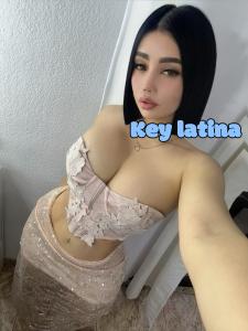 654697474: Chica busca chico en Barcelona