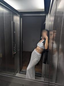 654459655: Chica busca chico en Ibiza