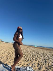 613885581: Chica busca chico en Sevilla