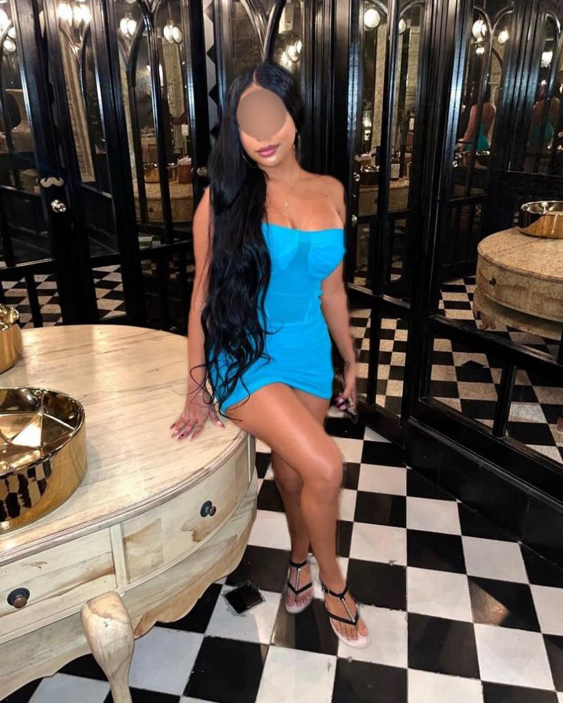 611398877: Chica busca chico en Málaga